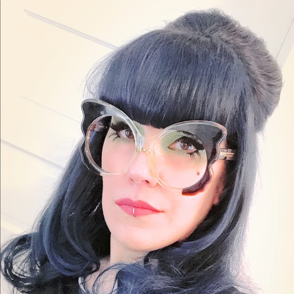 Resale, burlesque, art, saber fencing, and tech. - Picture 8 of 8